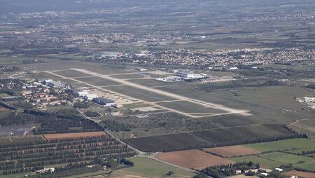 Zone aéroportuaire de Nîmes