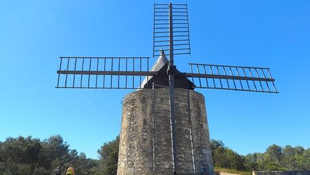 sentier des moulins à Fontvieille