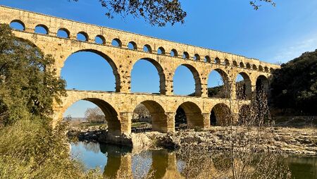 Pont Gard Paques